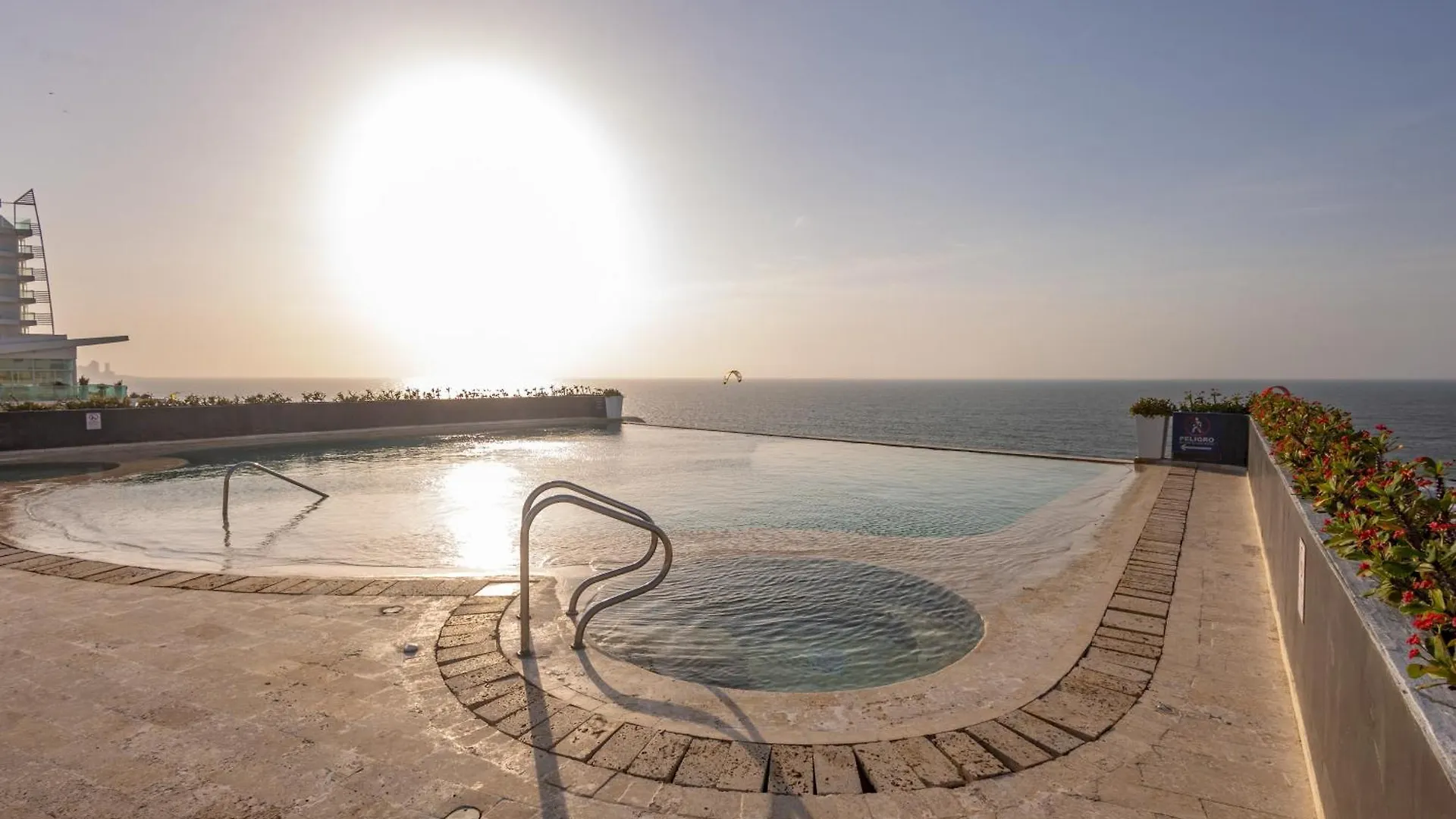 Apartment Ferienwohnung Luxury 3Br Apto. Salida A Playa Piscina Jacuzzi Cartagena
